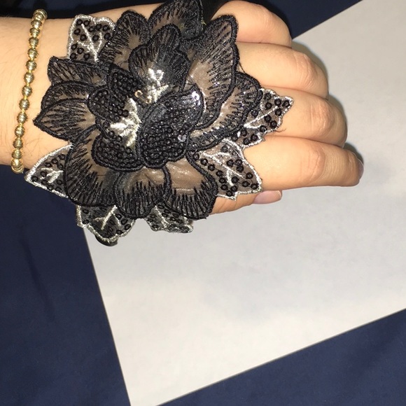 Flower Headband - Picture 2 of 4